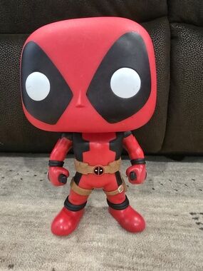 Funko Deadpool Vinyl Figure - Red, Black, Tan, White